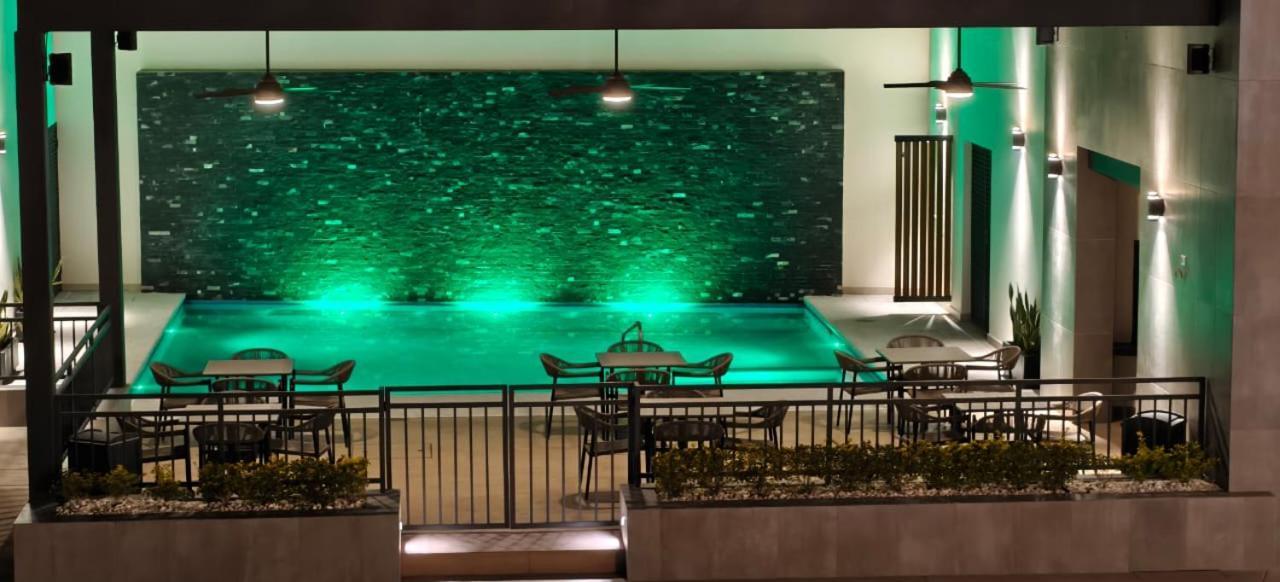 Hotel Gran Avenida,